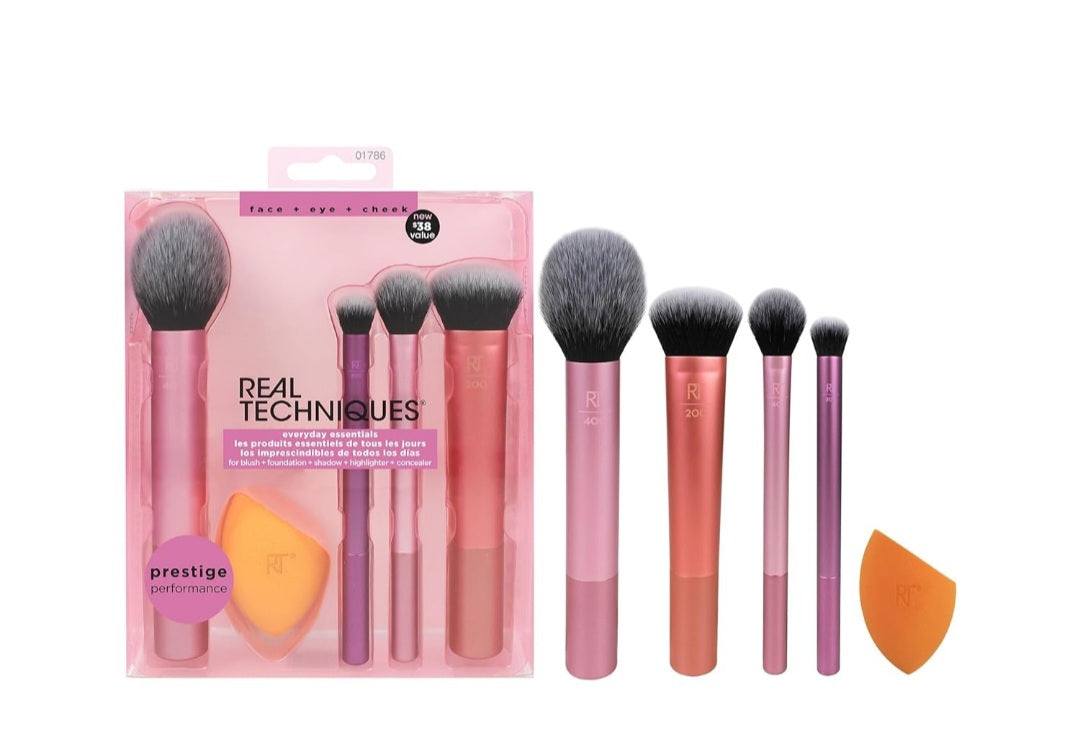 Everyday Essentials Complete Face Set
